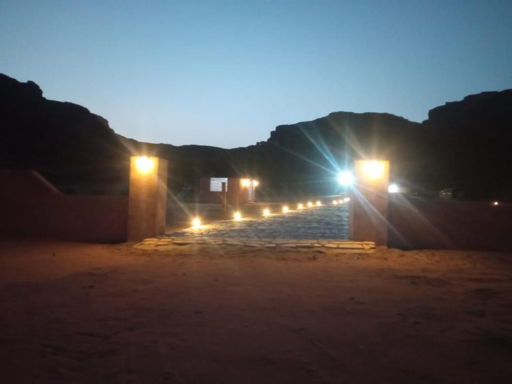 瓦迪拉姆 Landscape Rum Camp酒店 外观 照片